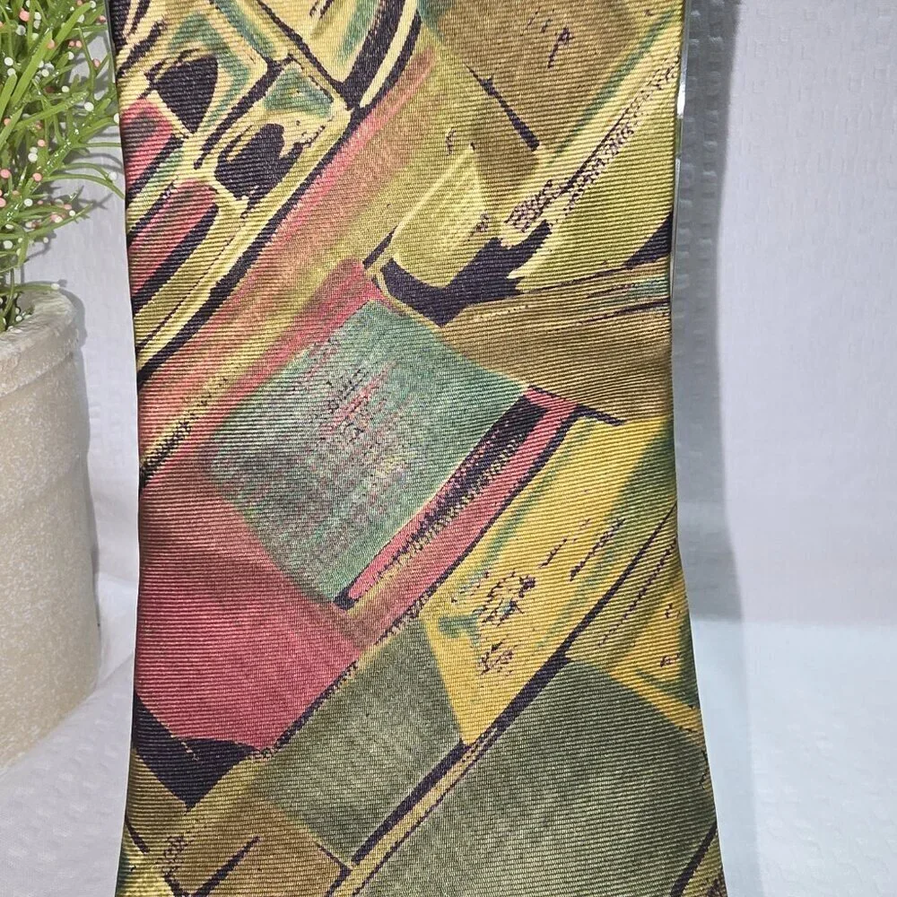 VINTAGE HARVE BENARD PURE SILK TIE ABSTRACT DESIGN GREENS GOLDS CRIMSON NWT